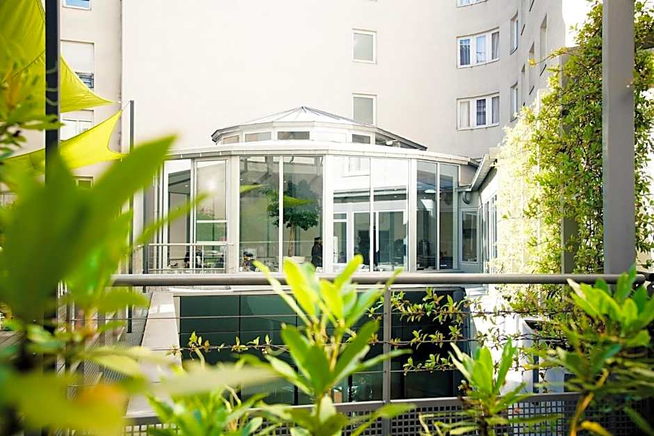 voco Paris  Porte de Clichy By IHG