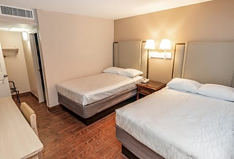 2 Bed Hearing Accessible Nonsmoking