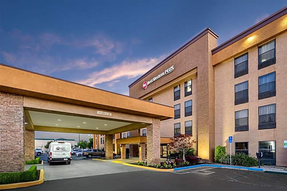 Best Western Plus Fresno Airport Hotel