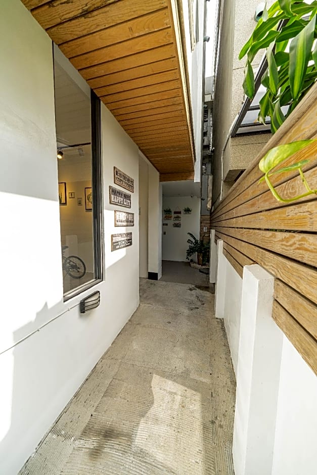 White House – Tainan, LA