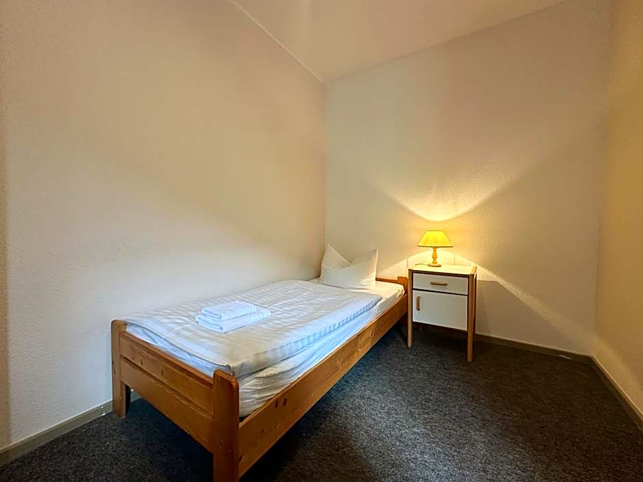 Hotel am Lärchenberg I Frühstück, WLAN, Parkplatz