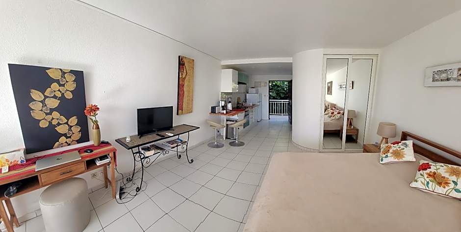 Orient Bay Beach Studio