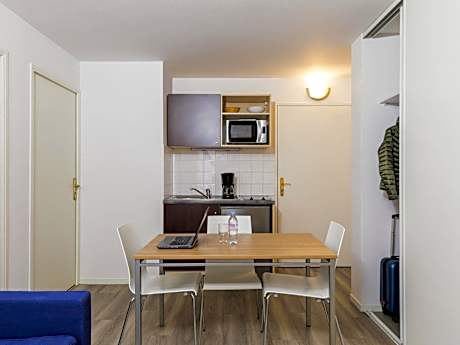 One-Bedroom Apartment (4 Adults)