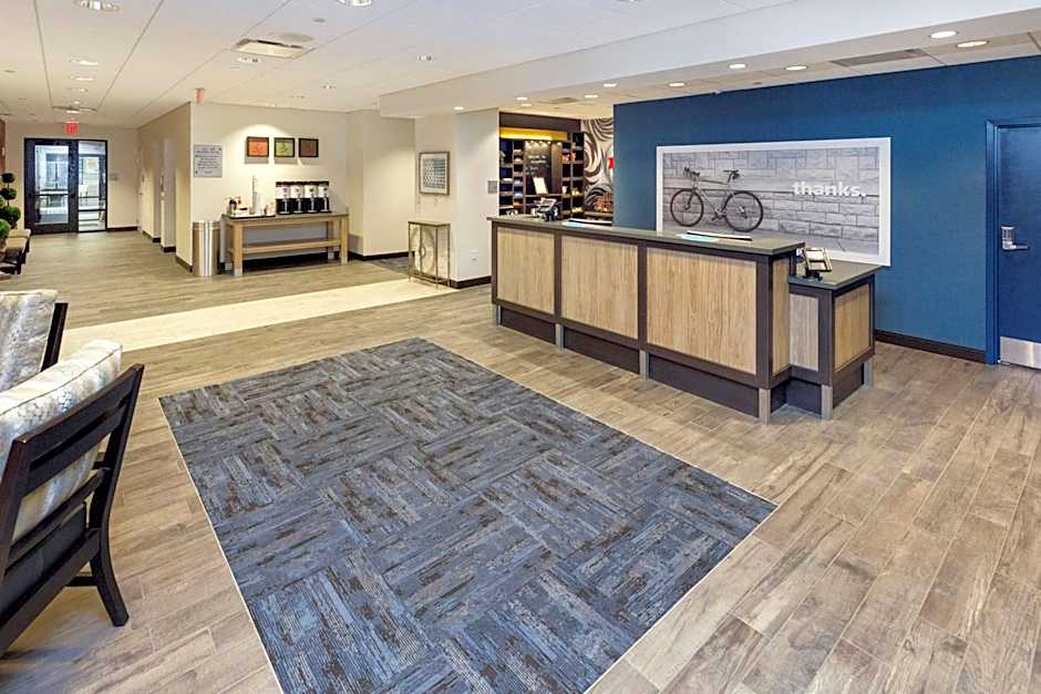 Hampton Inn By Hilton & Suites Morgantown / University Town Centre
