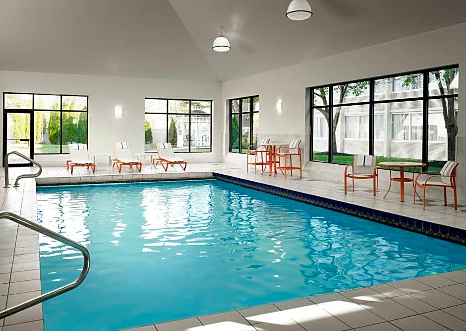 Holiday Inn & Suites Boston Peabody by IHG