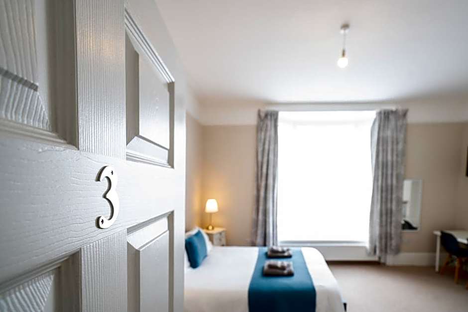 The Veteran Hotel & Bar