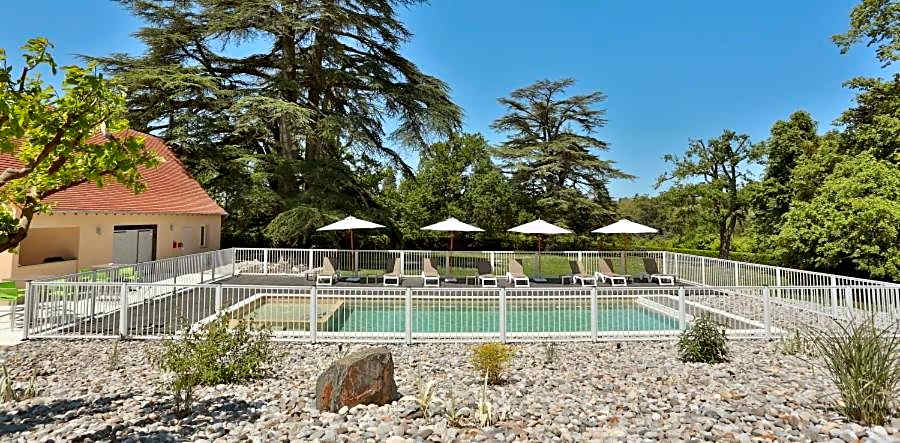 Hôtel & Restaurant - Le Manoir des Cèdres - piscine extérieure et climatisation