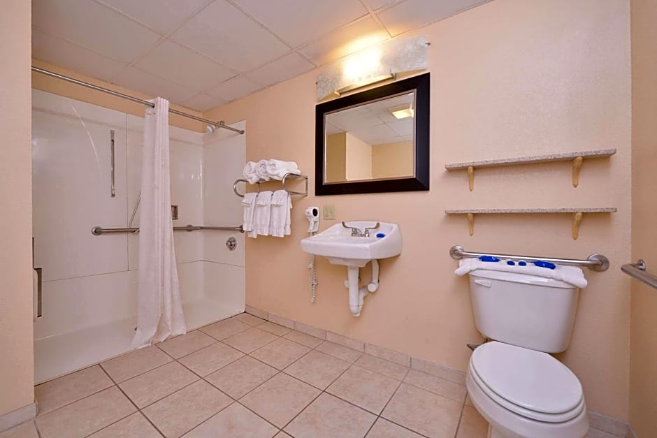 Quality Inn & Suites