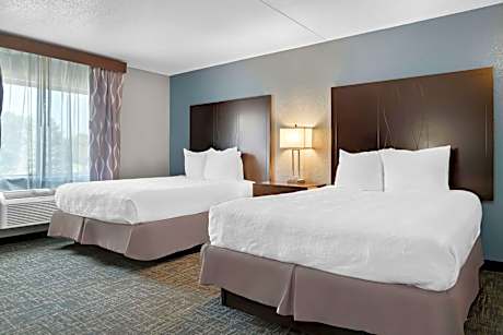 Queen Suite with Two Queen Beds and Sofa Bed - Non-Smoking