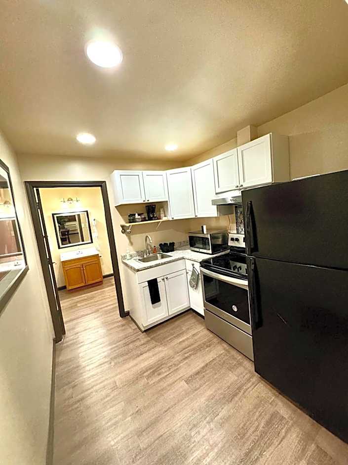 Americas Best Value Inn - Marquette