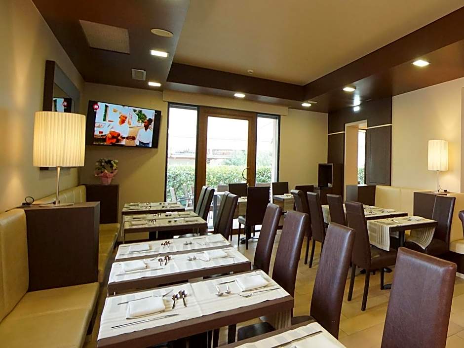 Hotel Clarin 14 by Dori