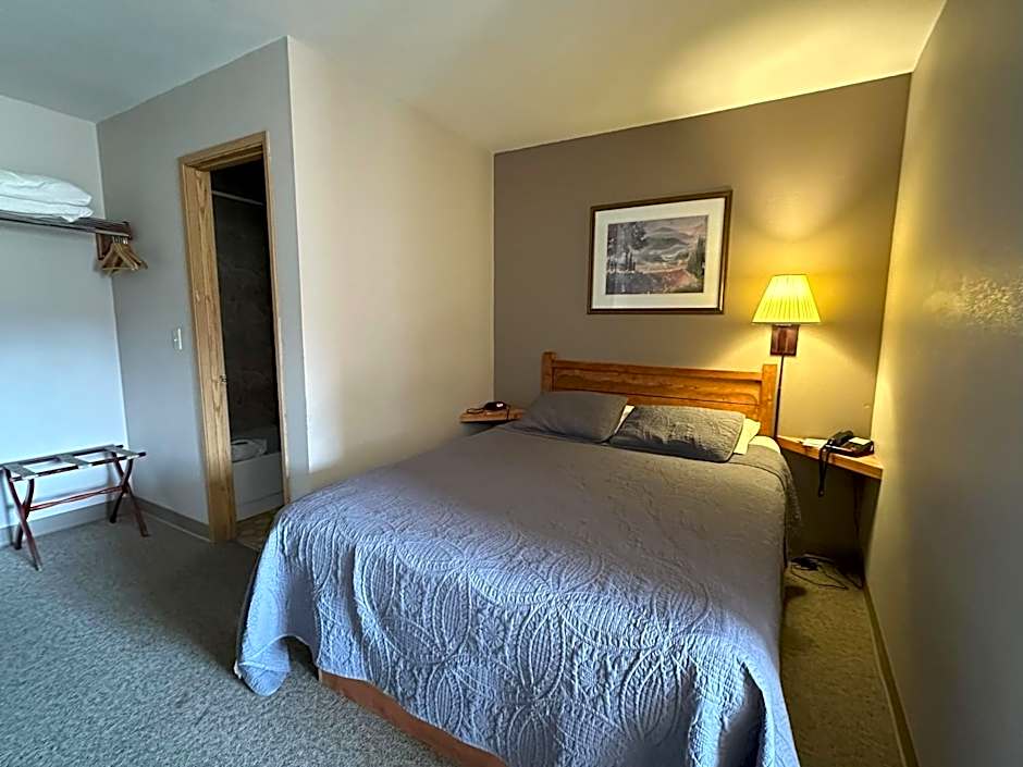 Timber Lodge Inn