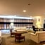 Cottonwood Suites Savannah Hotel & Conference Center