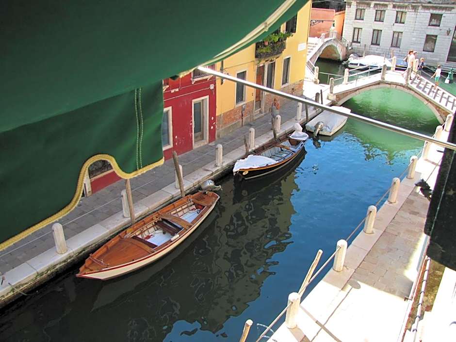 Ca' San Trovaso - 6 Rooms
