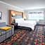 Holiday Inn & Suites Oakville at Bronte By IHG