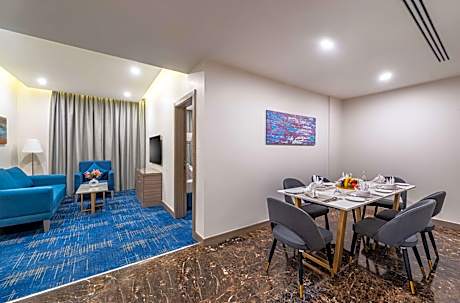 Presidential Suite with One King Bed and Two Single Beds - Terrace/Non-Smoking