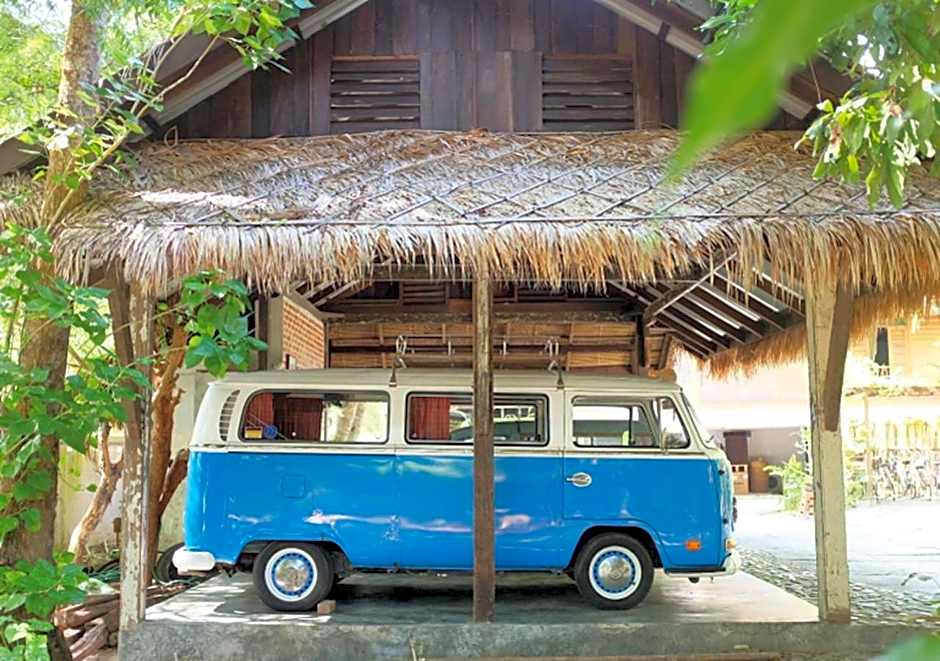 Panji Panji Tropical Wooden Home