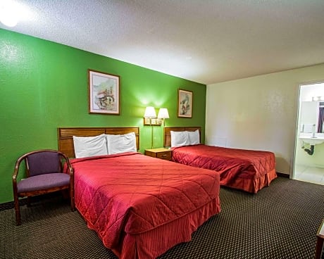 2 Double Beds, Smoking