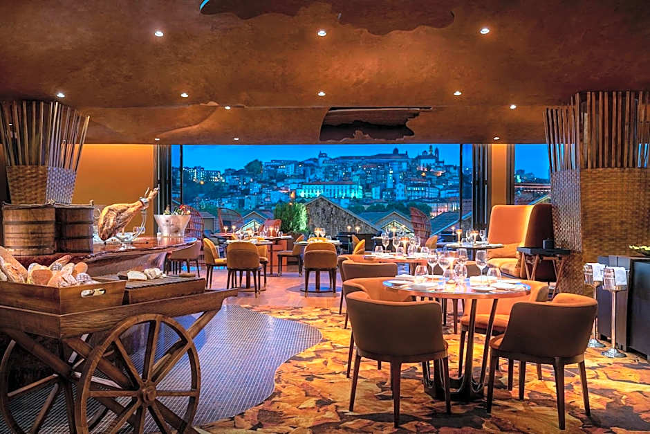 Forte de Gaia, Autograph Collection