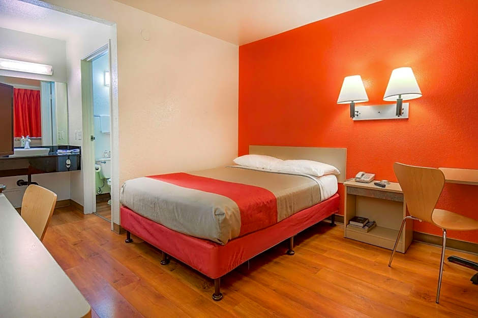 Motel 6 Chino, CA - Los Angeles Ontario