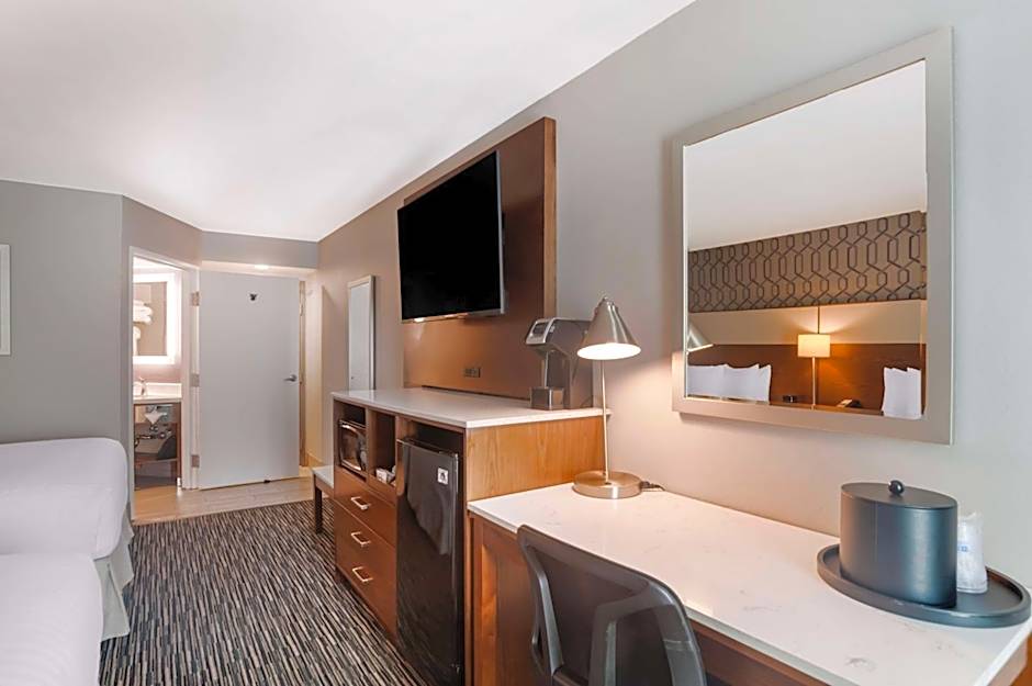 Best Western Plus Commerce Hotel