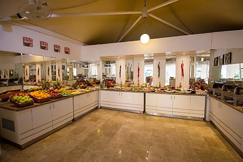 Casa Blanca Beach Hotel