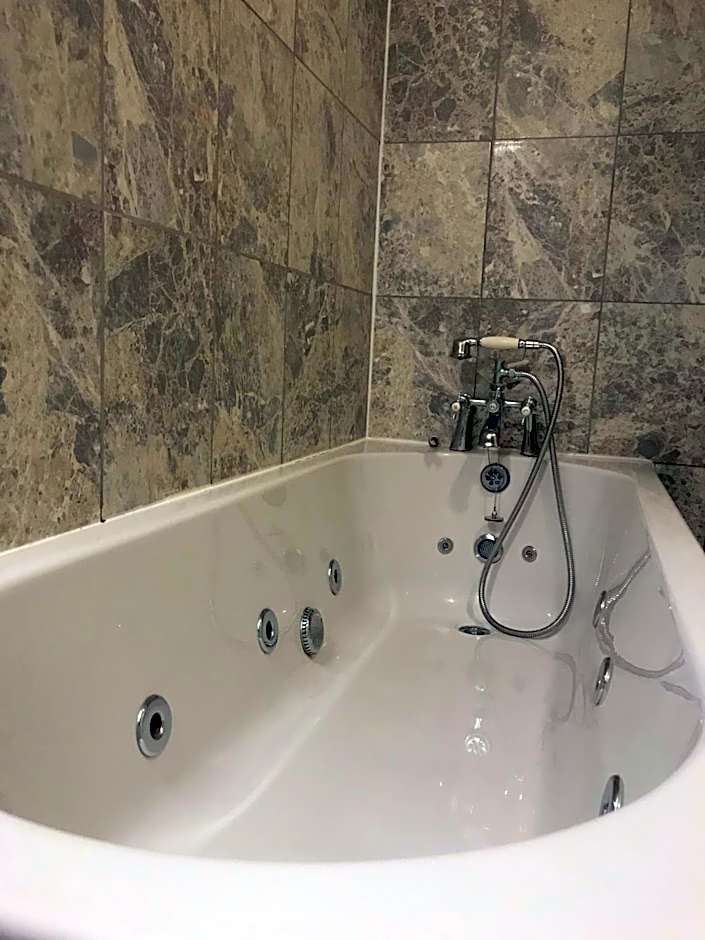 Eurobar Cafe and Hotel