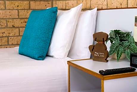 Twin Room - Pet Friendly