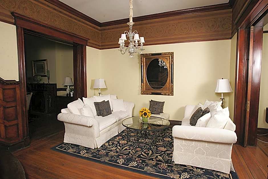 Morgan State House Inn