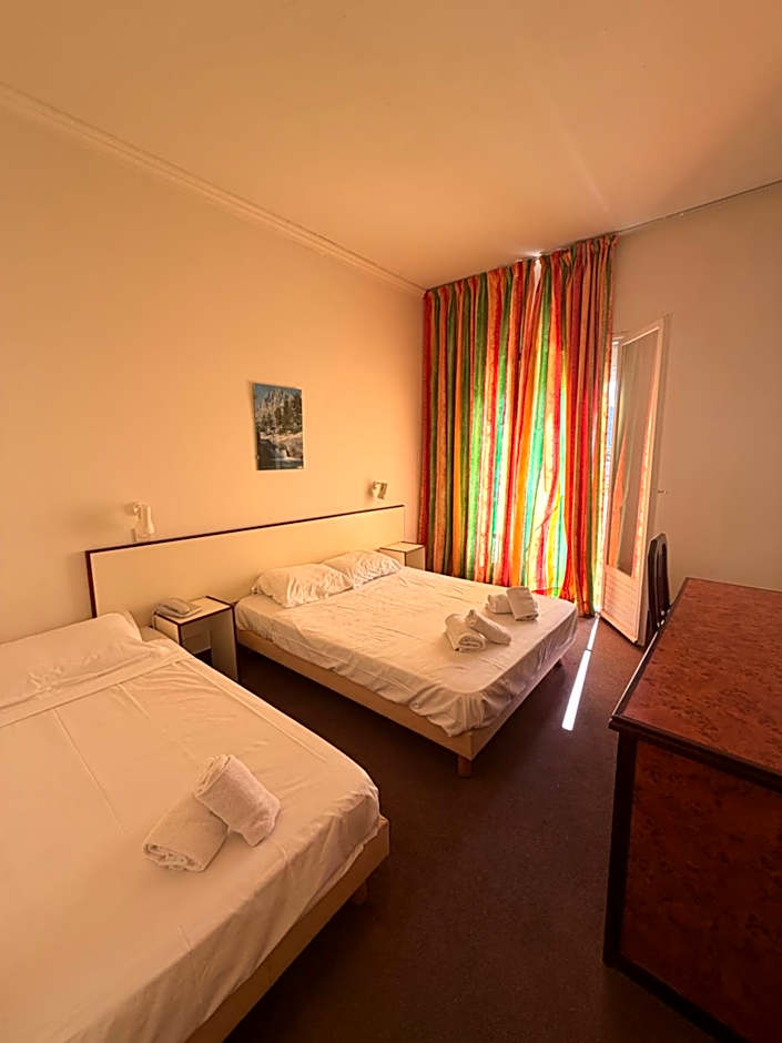 Hotel Madame Mere