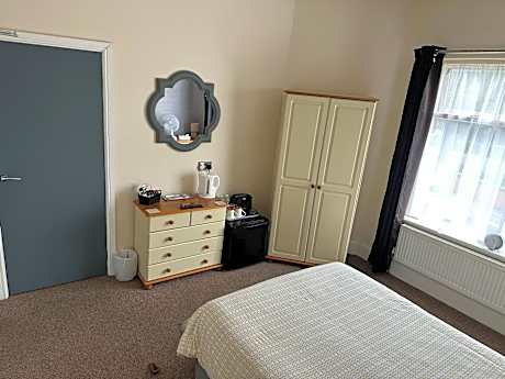 Deluxe Double Room with Shower