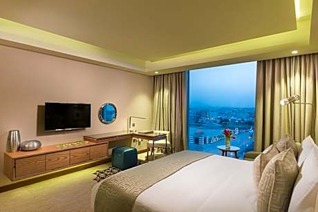 Club King Room with Executive Lounge Access