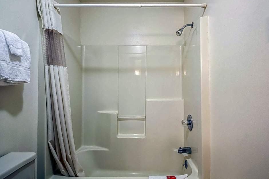 Econo Lodge Waupaca