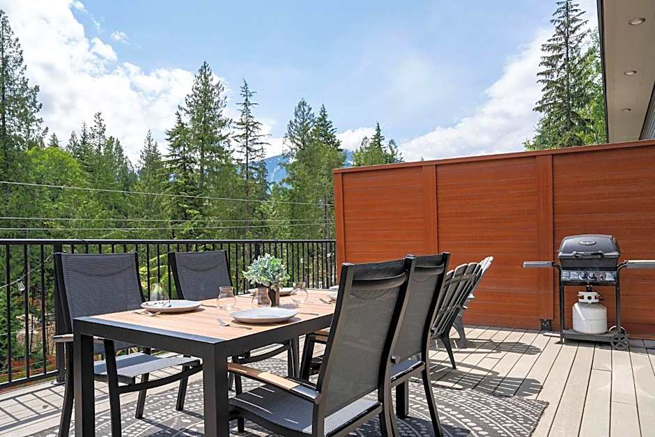 The Mac Shack by Revelstoke Vacations
