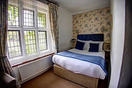 Standard Double Room with Double Bed - Non-Smoking