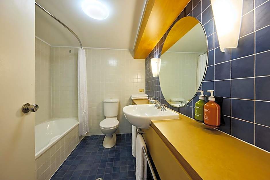 Cairns Harbourside Hotel