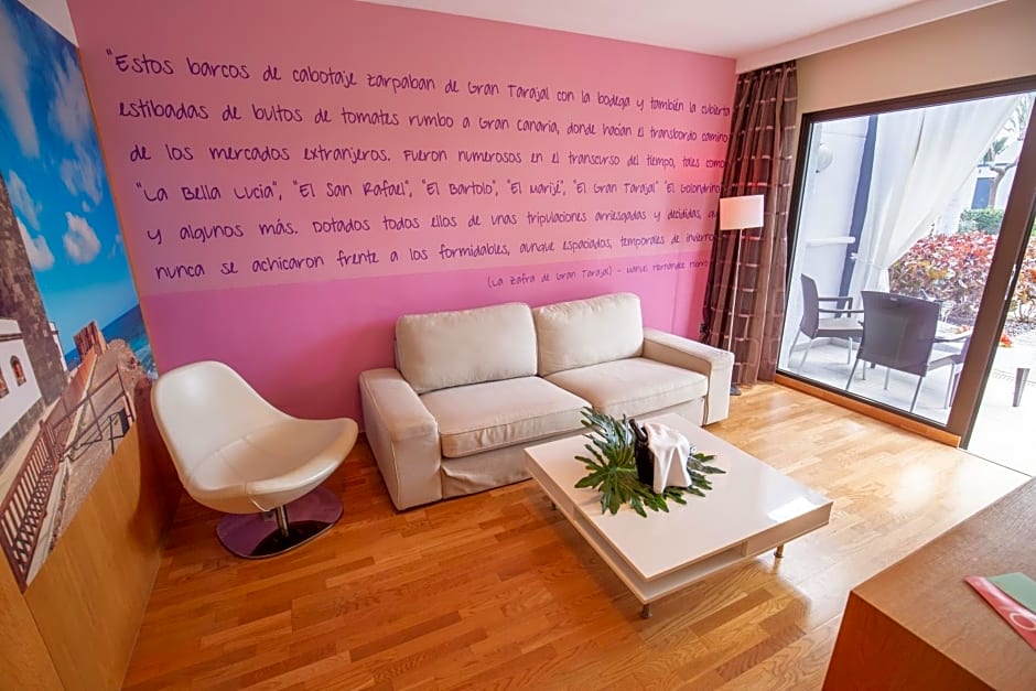 R2 Romantic Fantasia Suites - Adults Only