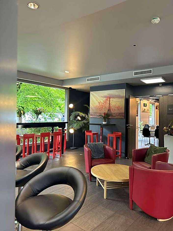 Standing Hotel Suites by Actisource