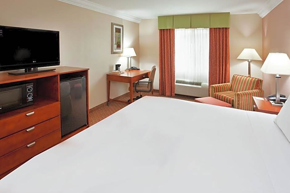 Holiday Inn Express & Suites Niagara Falls By IHG