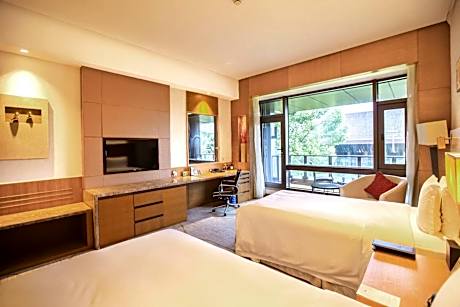 Deluxe Twin Room with Balcony