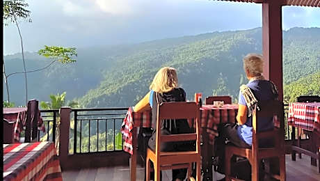 Aris Homestay and Warung Made