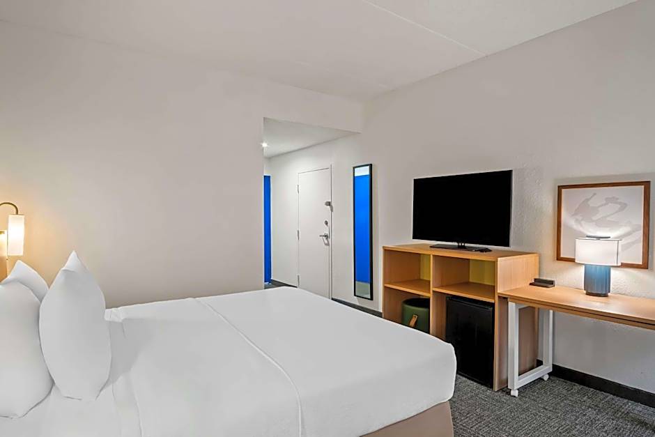 Spark by Hilton Stevensville