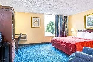 Zdjęcie 1 z 1 — Standard Queen Room with Two Queen Beds - Non Smoking 