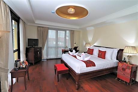 Executive View Suite