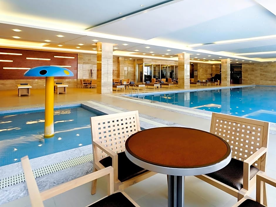 Pullman Linyi Lushang Hotel