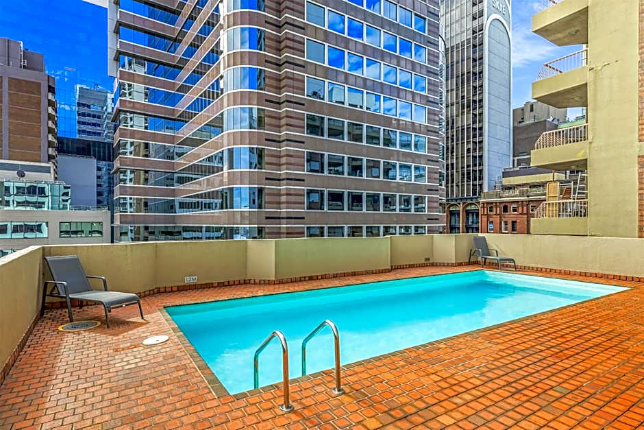 Metro Apartments on King