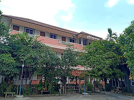 Phumchan Place Hotel