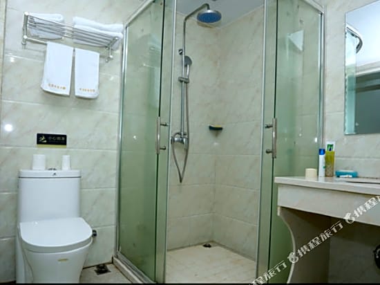 Zhenfeng Business Hotel