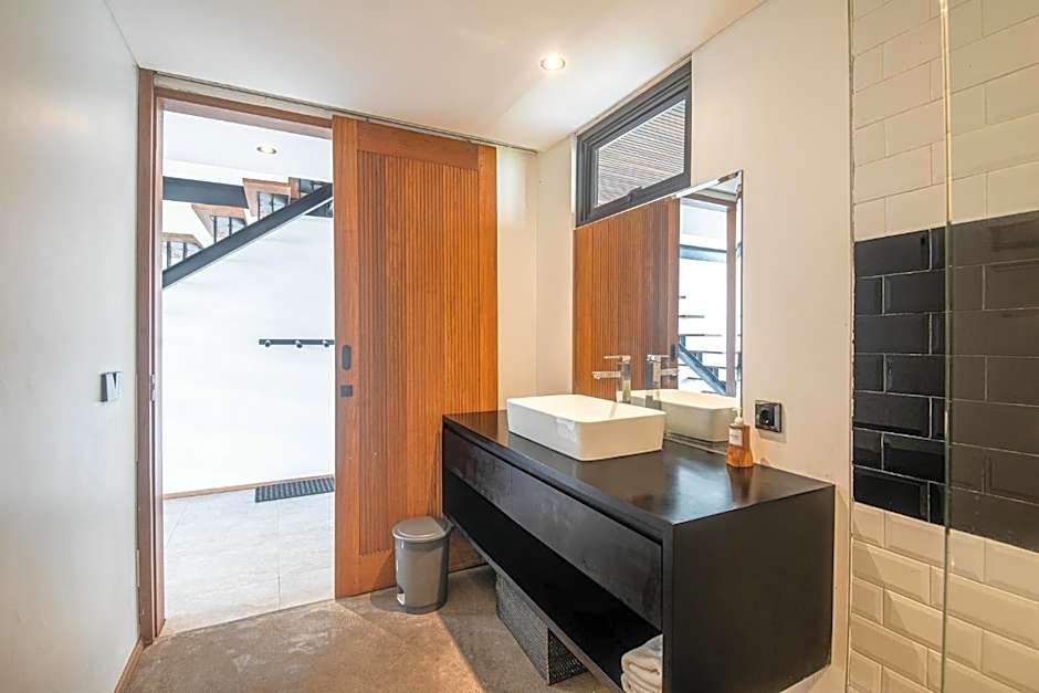 Spacious Loft 200m from Canggu Beach