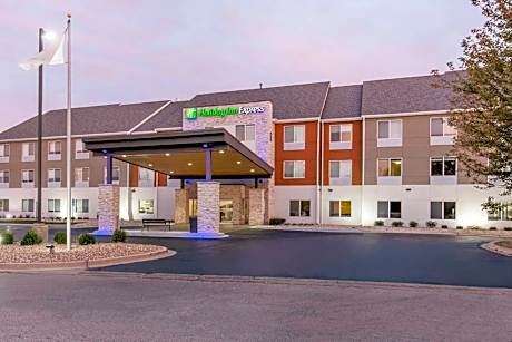 Holiday Inn Express & Suites Chicago West - St Charles By IHG